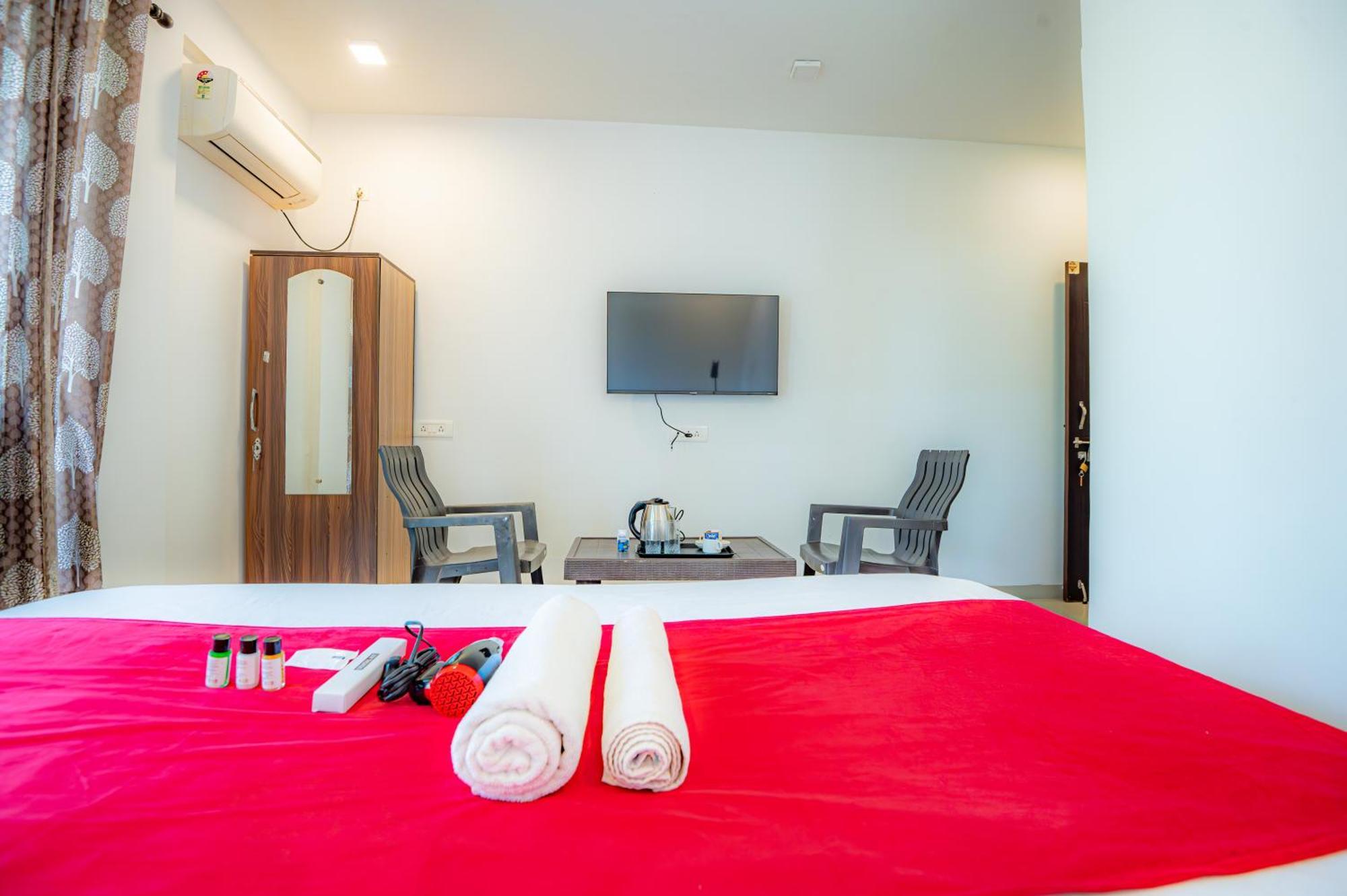 Morjim Sea Waves-Beach Front Hotel Εξωτερικό φωτογραφία