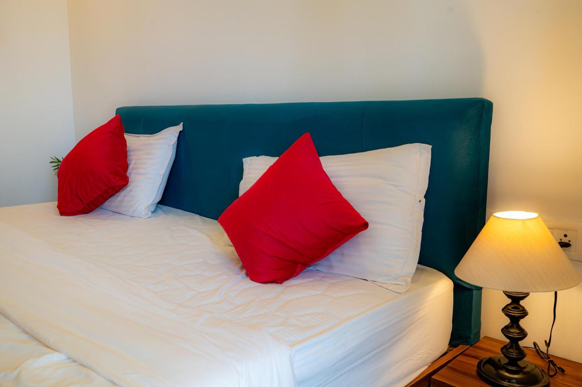 Morjim Sea Waves-Beach Front Hotel Εξωτερικό φωτογραφία