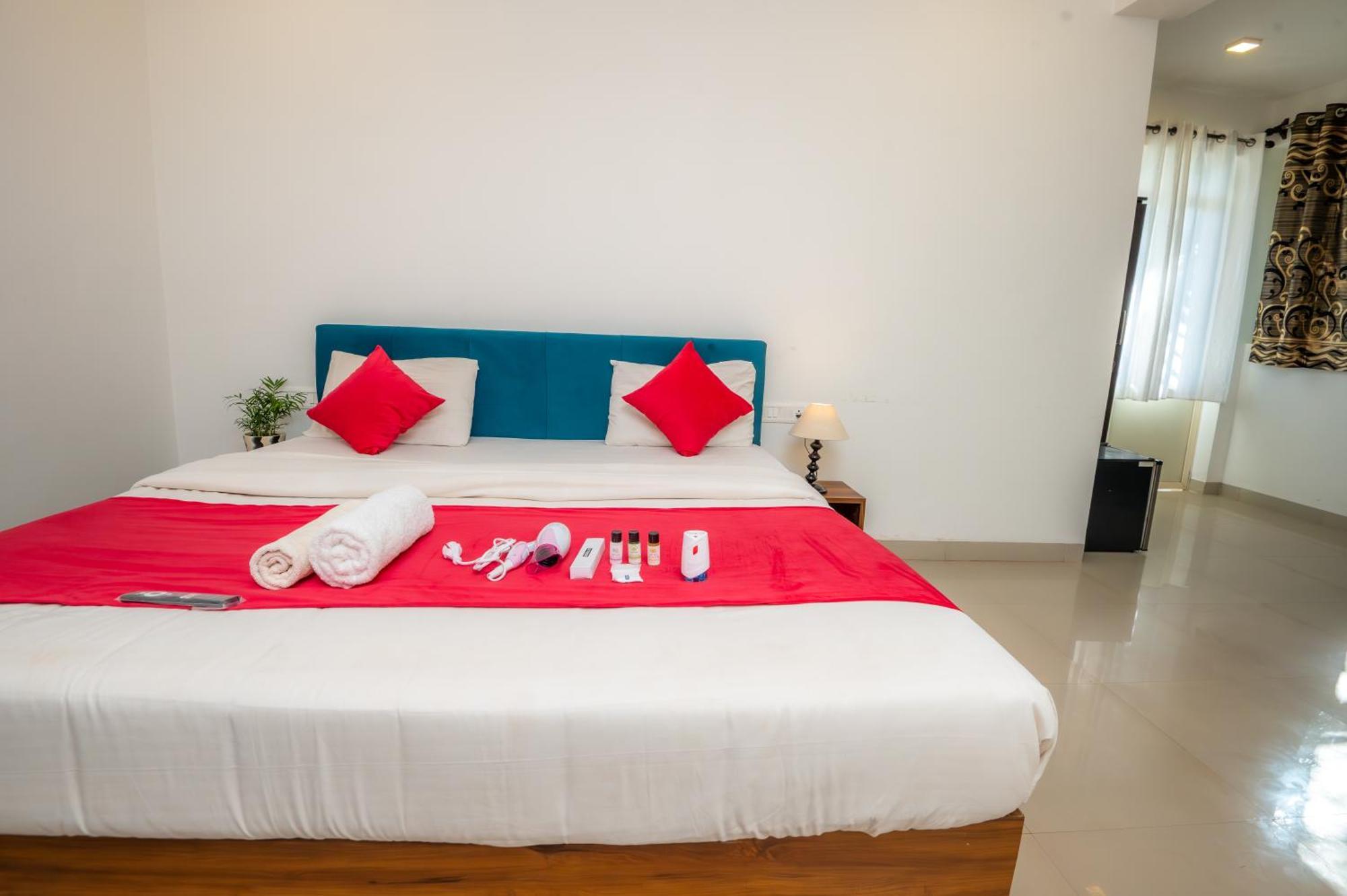 Morjim Sea Waves-Beach Front Hotel Εξωτερικό φωτογραφία