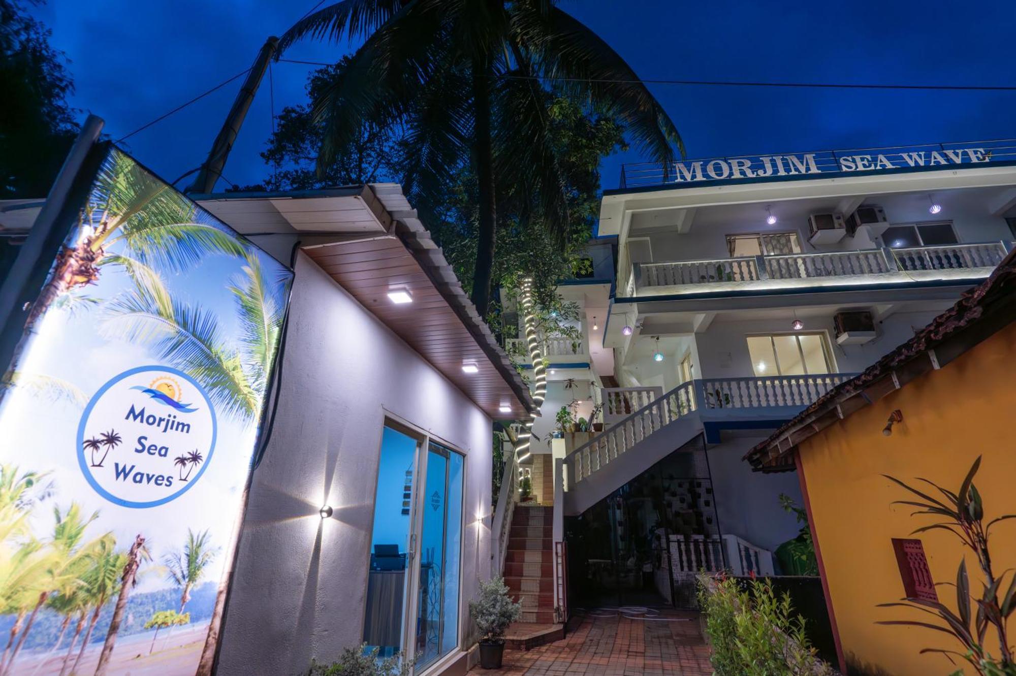 Morjim Sea Waves-Beach Front Hotel Εξωτερικό φωτογραφία