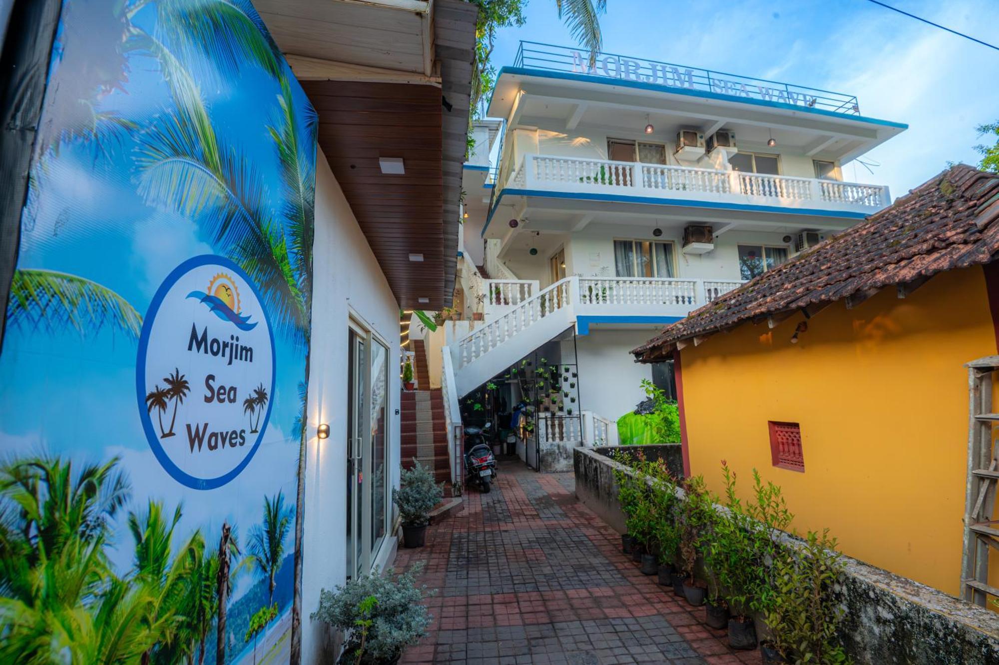 Morjim Sea Waves-Beach Front Hotel Εξωτερικό φωτογραφία